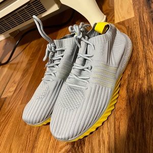 Danskin women’s gray and yellow sneakers